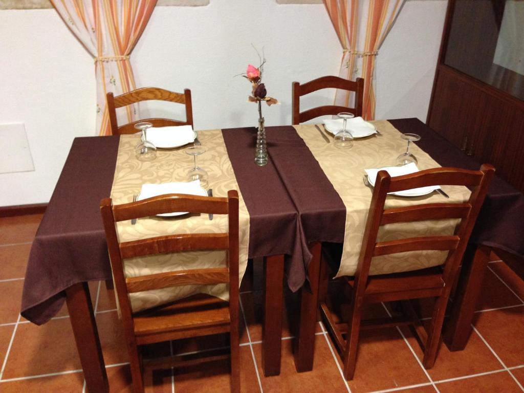 Alojamento Local De Pardieiros Hotel Avo Ngoại thất bức ảnh